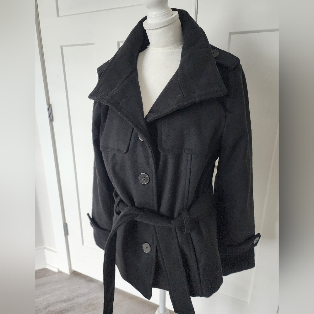 Chic Ellen Tracy Black Peacoat with Belt, Large